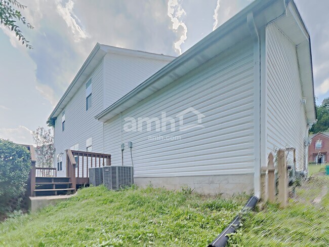 Building Photo - 8524 Rayworth Trail