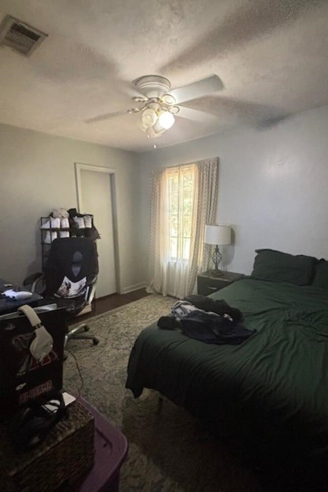 Building Photo - 1989 Gina Dr