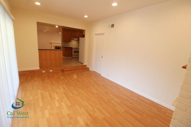 Building Photo - 126 Calado Ave