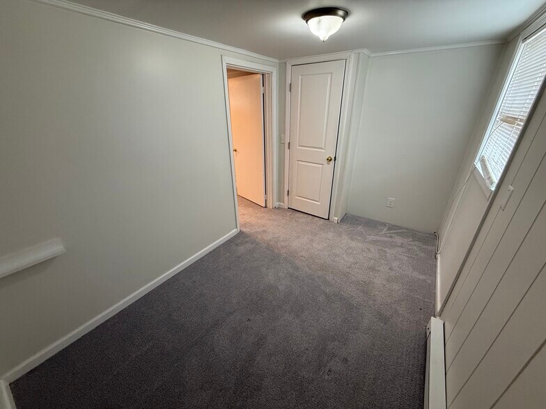 Building Photo - 202 S Catherine St