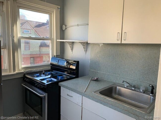 Building Photo - 4207 4th St