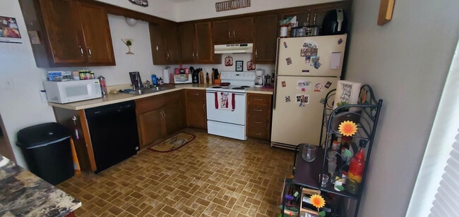 Building Photo - 219 NW Barr Rd