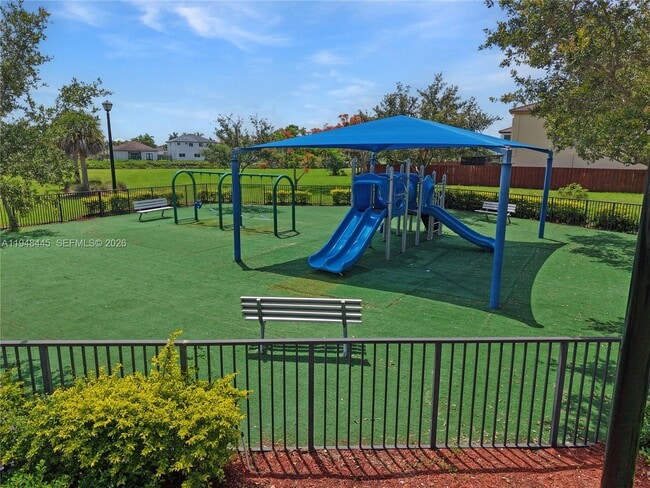 Building Photo - 10011 SW 231st Ln