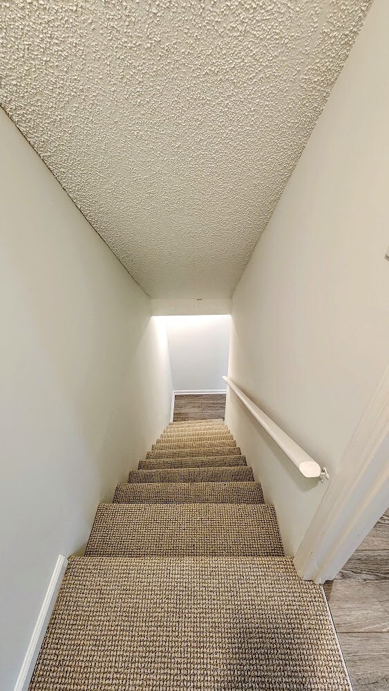 Staircase to Basement - 5034 Laurel Bridge Dr SE