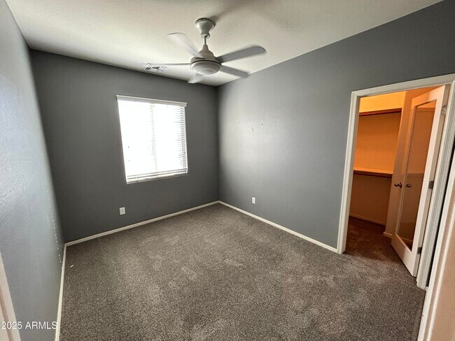 Building Photo - 9123 W Meadow Dr