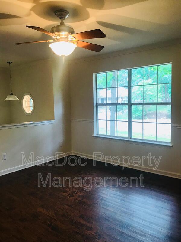 Building Photo - 10813 Heatherwood Dr