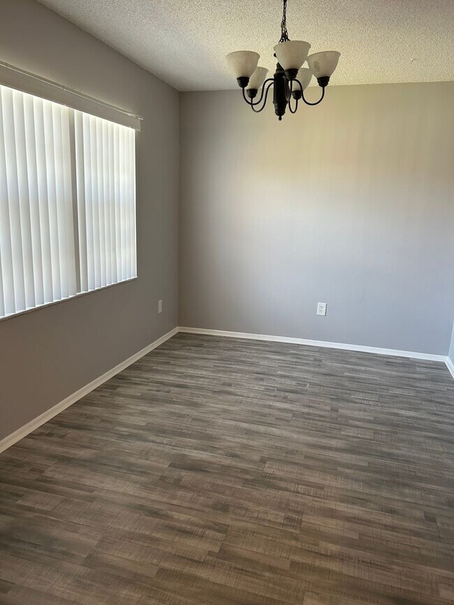 Building Photo - Open Concept 2bed 2bath updated condo centrally located in South Daytona for $1350 per Month!