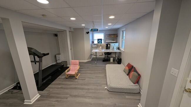 Building Photo - 20 Winterberry Way