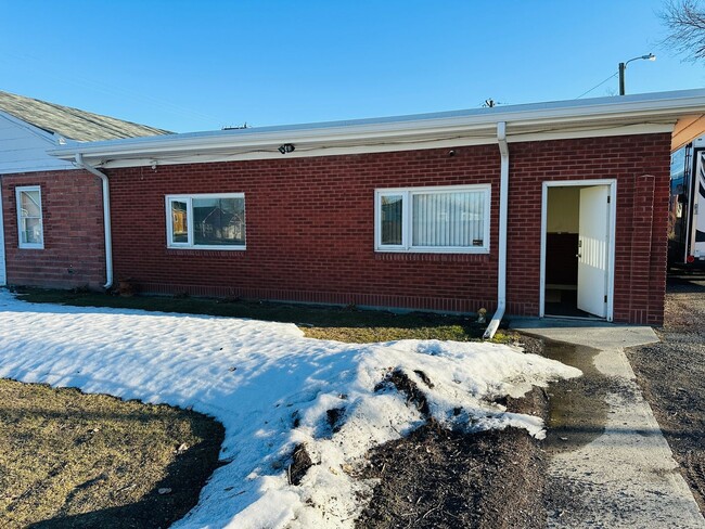 Building Photo - 210 Hallowell Ln