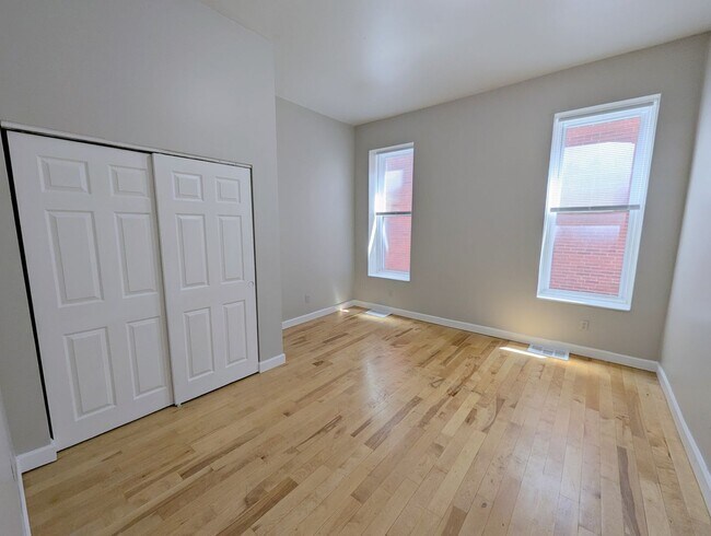 Building Photo - 2600 S Compton Ave