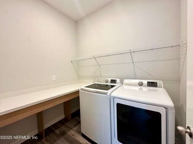Building Photo - 453 Windley Dr