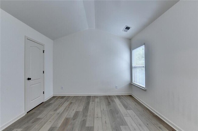 Building Photo - 5013 Groover Dr