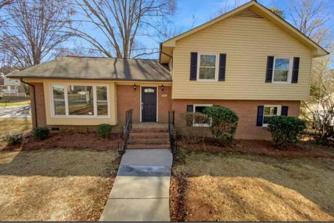 Building Photo - 7401 Limerick Dr