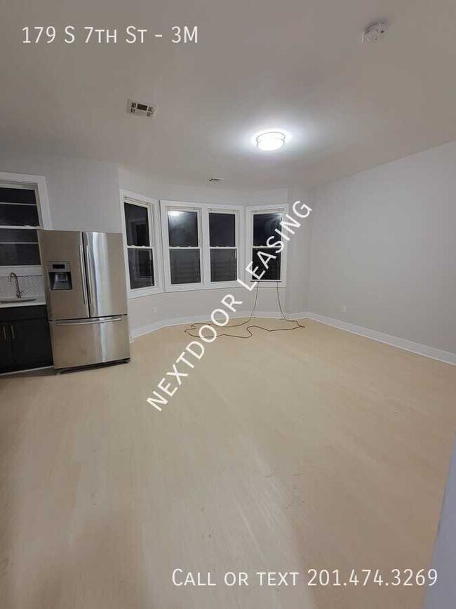 Building Photo - 179 S 7th St