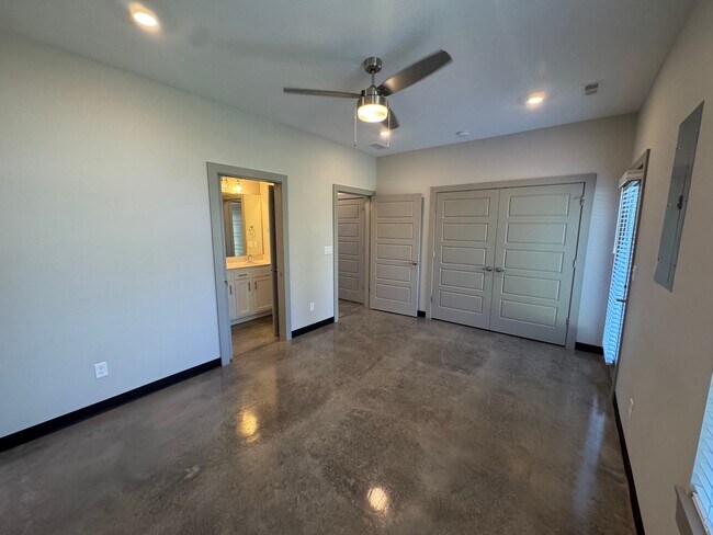 Building Photo - 3810 Jett Ln