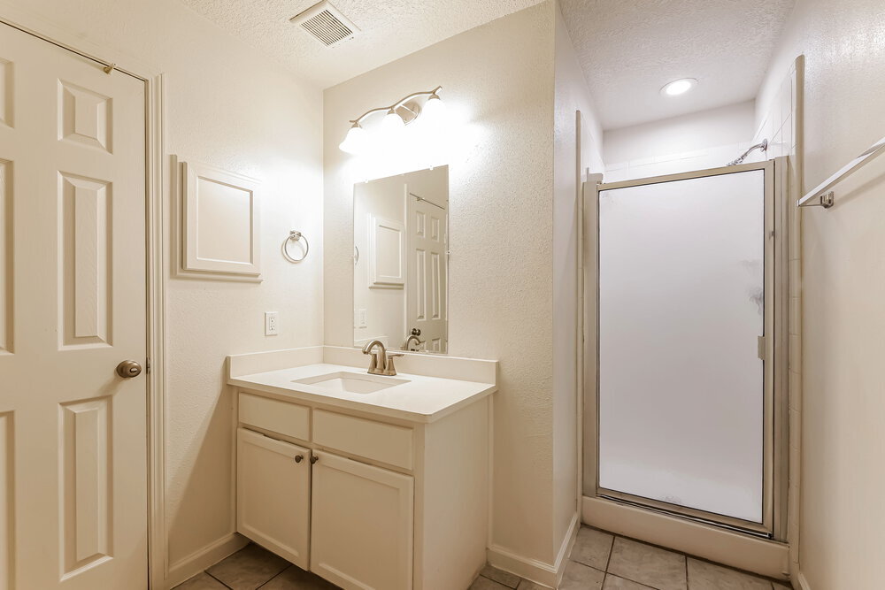 Building Photo - 20735 Fox Cliff Ln