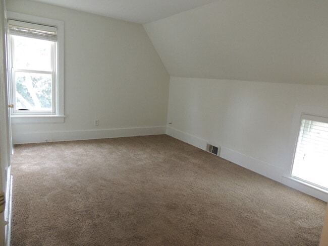 Building Photo - 509 Haish Blvd