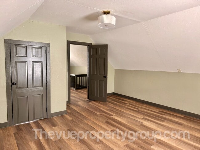 Building Photo - Charming Three-Bedroom with Garage & Fenced Yard