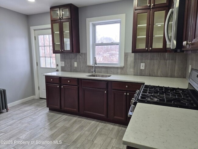 Building Photo - 124 Willow St