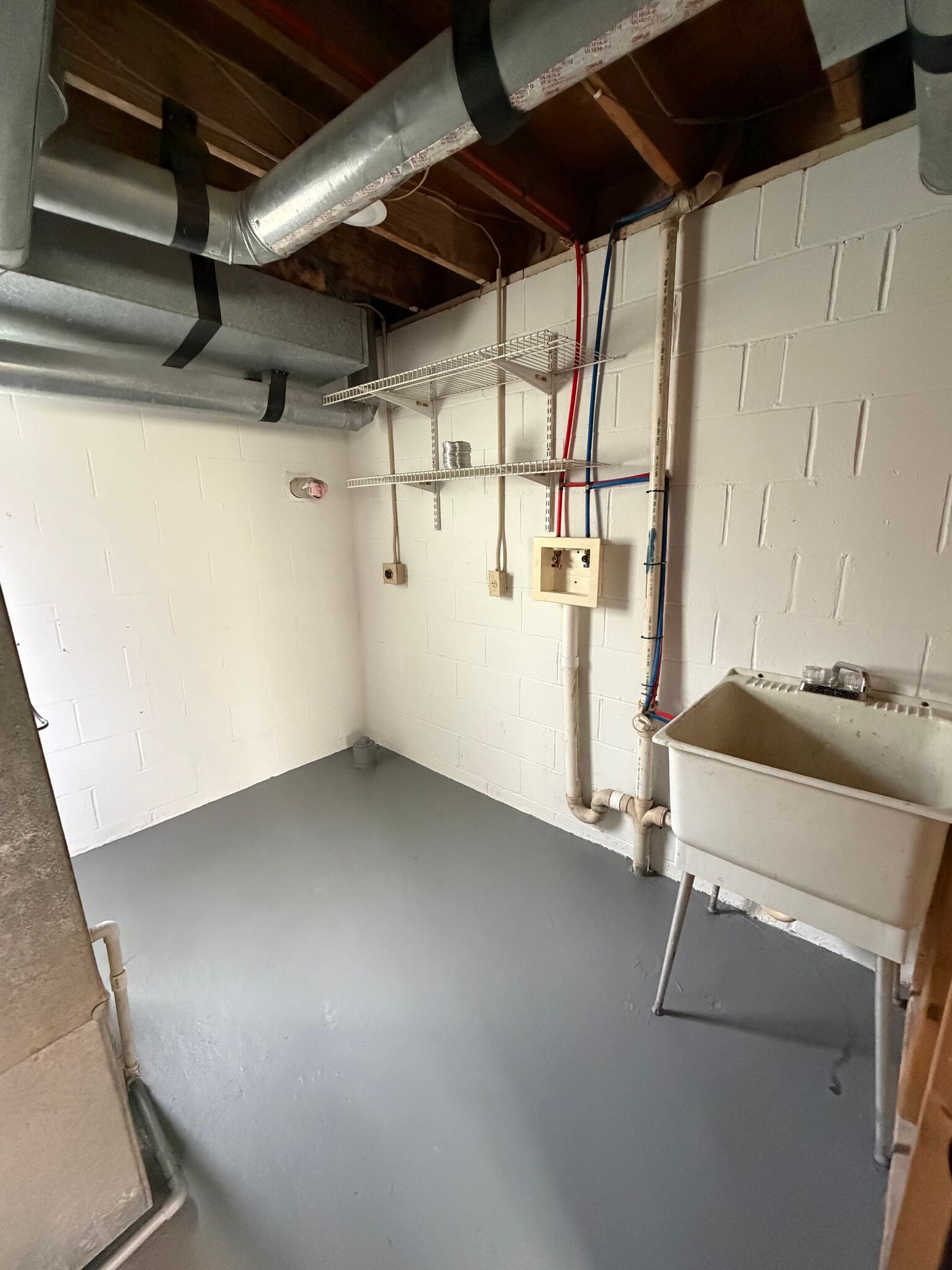 Building Photo - 2020 Val Vista Ct