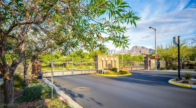 Building Photo - 685 Catalina Aisle St