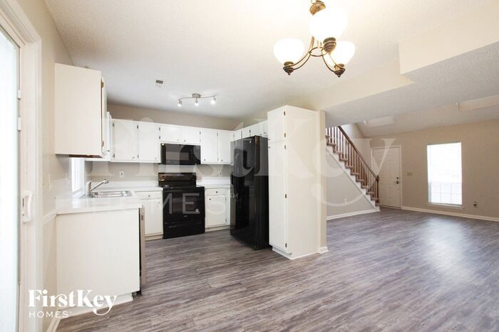 Building Photo - 7500 Barn Stone Dr