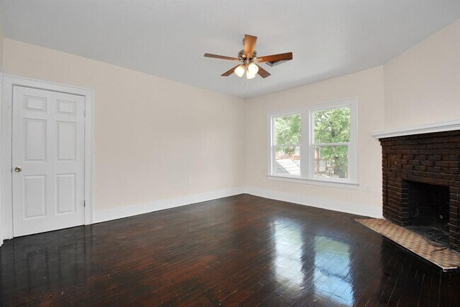 Building Photo - 2622 Rosedale St