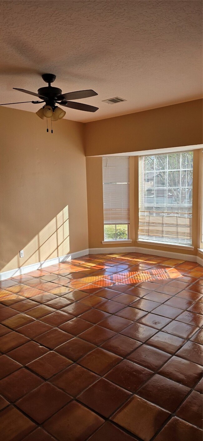 Building Photo - 14810 Charlmont Dr