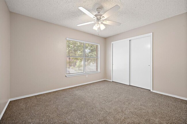 Building Photo - 12943 Dionysus Dr