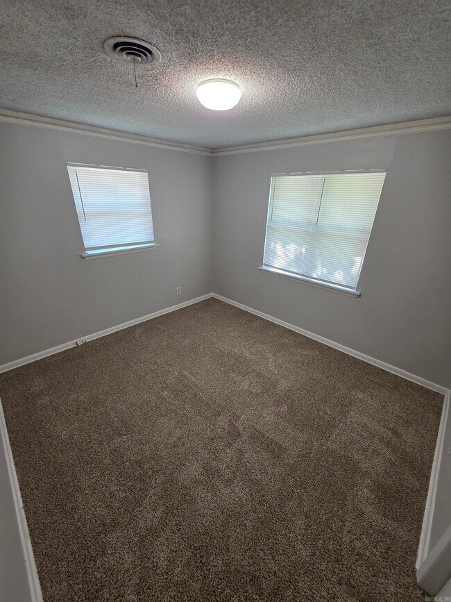 Building Photo - 3805 Mellene Dr