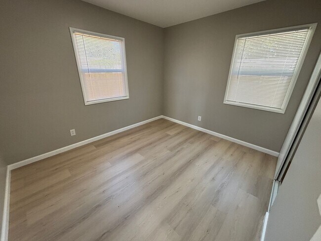 Building Photo - Upgraded 3 bedroom home!