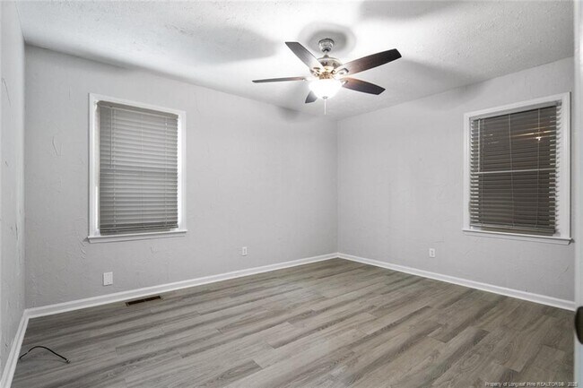 Building Photo - 508 Waterbury Dr
