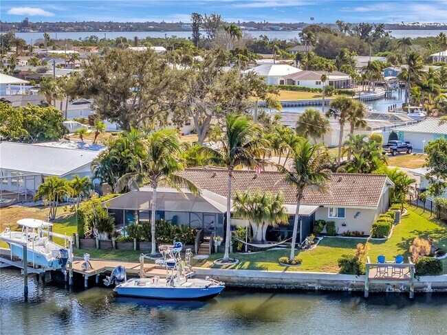 Building Photo - 10432 Sandpiper Rd W