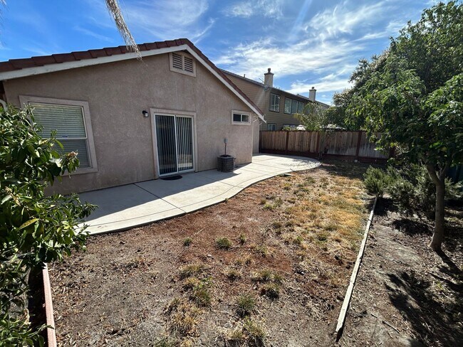 Building Photo - 1145 Stonecrest Dr