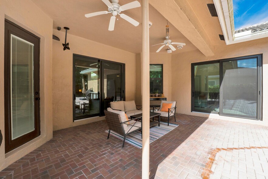 Building Photo - 5718 NW 50th Dr