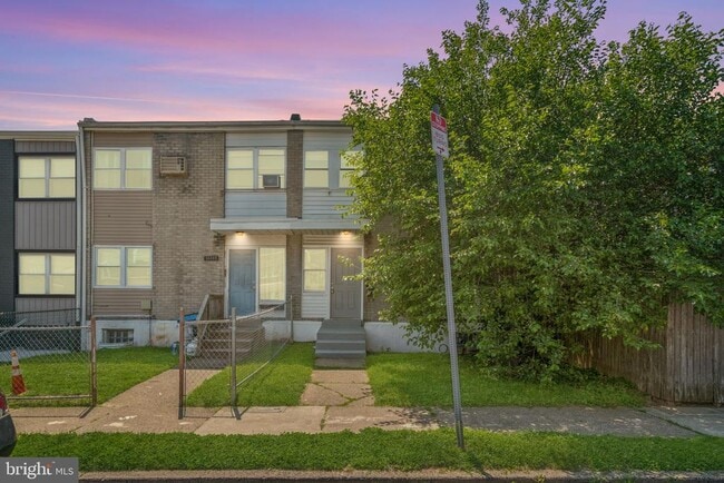 Building Photo - 10203 E Keswick Rd