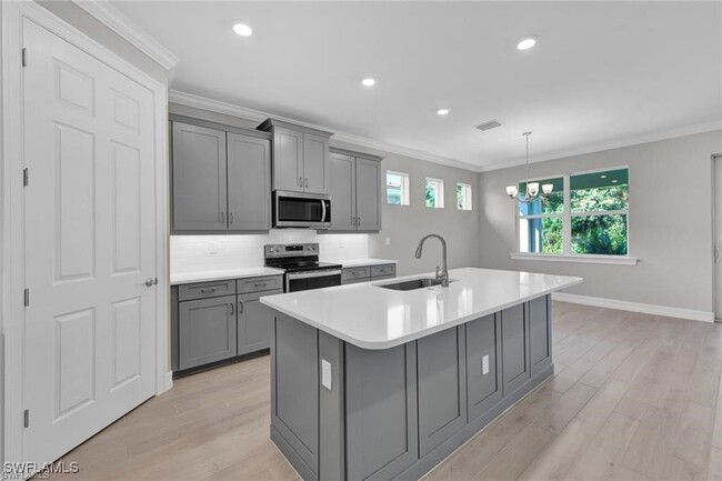 Building Photo - 319 Tamarindo Ln