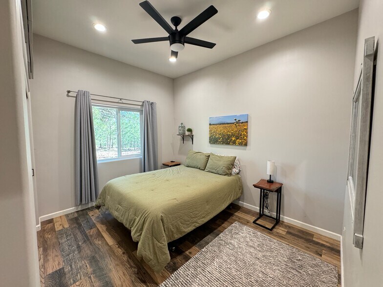 Building Photo - 8688 E Pittman Valley Rd