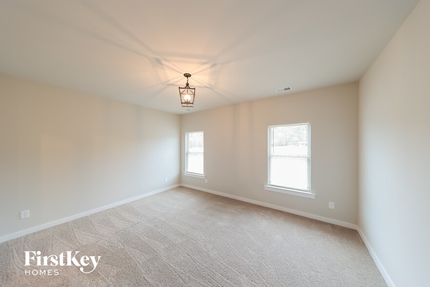 Building Photo - 61 County Rd 1700