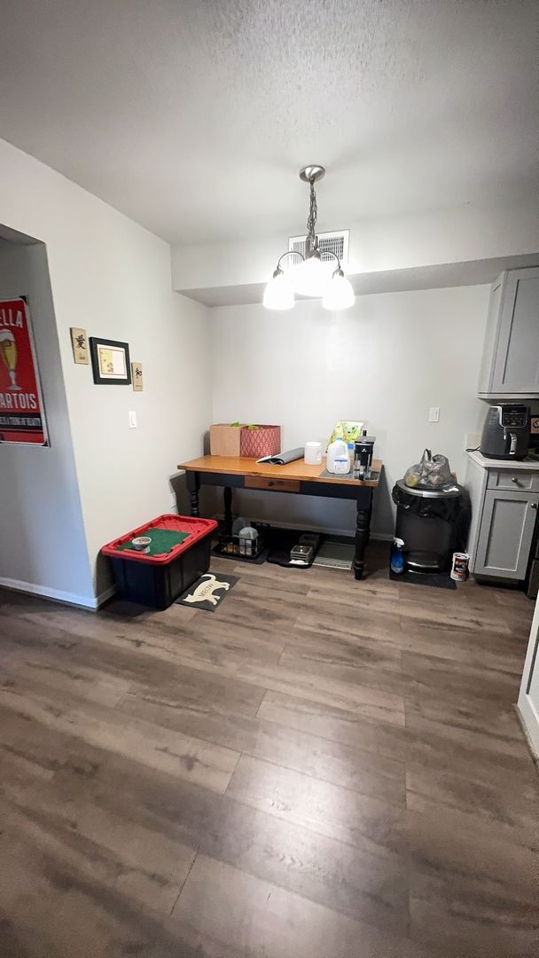 Building Photo - Beautifully  3-bedroom, 2-bath unit located in the desirable Venetian Palms community in Fort Mye...