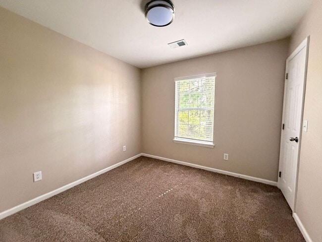 Building Photo - Available now. Beautiful, FULLY REMODELED 3 BR/2.5 BA Home in Tanner Plantation!