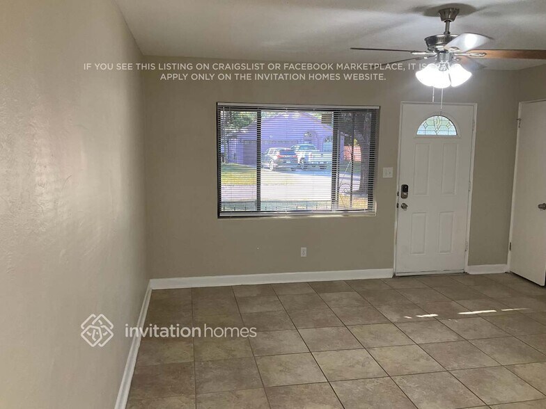 Building Photo - 5609 Sandalwood Dr