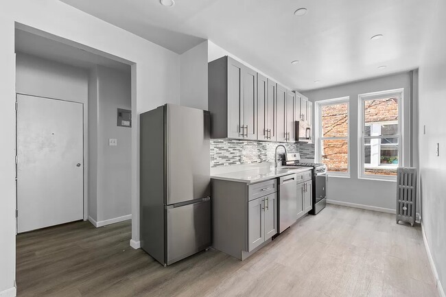 Building Photo - 315 E 91st St