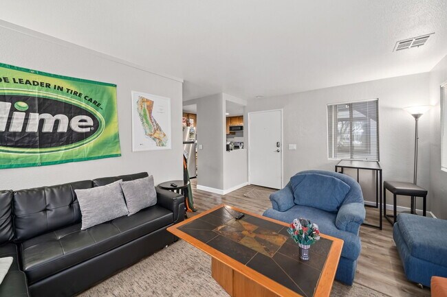 Building Photo - AVAILABLE JULY - 3 Bed / 2 Bath CLOSE TO CAL POLY