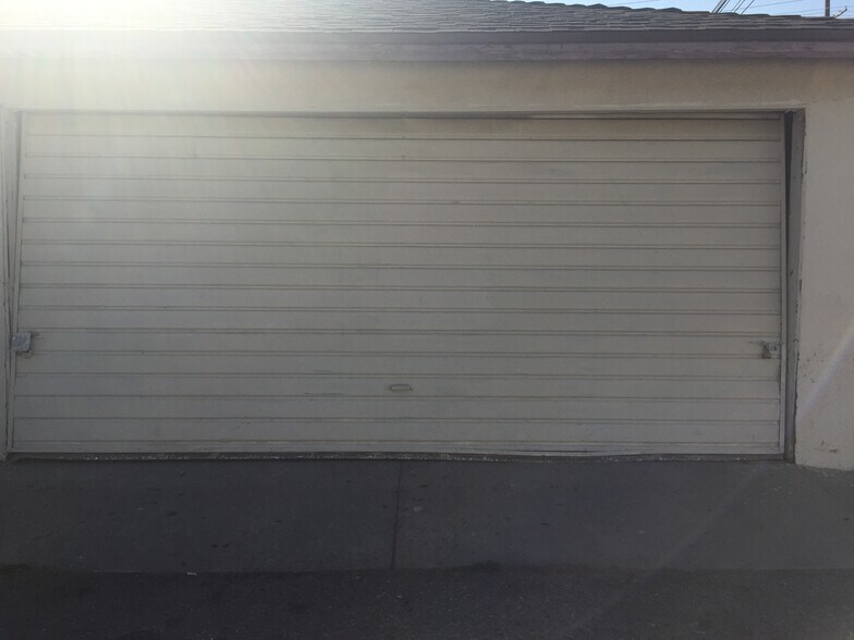 Building Photo - 7004 Hazeltine Ave