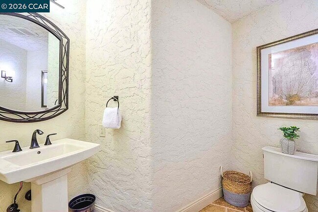 Building Photo - 44 Pulido Ct