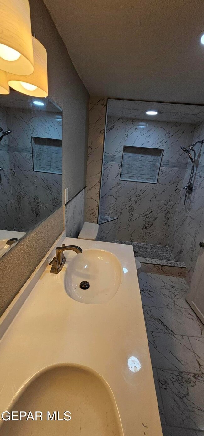 Building Photo - 8828 Kenneth St