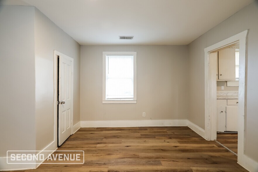 Building Photo - 315 3rd St N