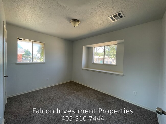 Building Photo - 3156 SW 71st St