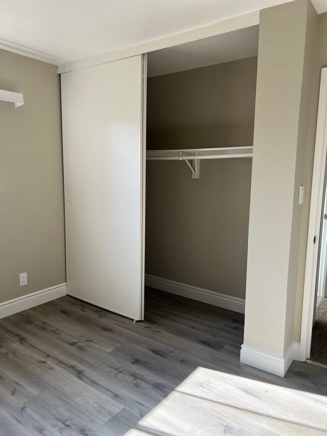 Building Photo - 2125 92nd Ave